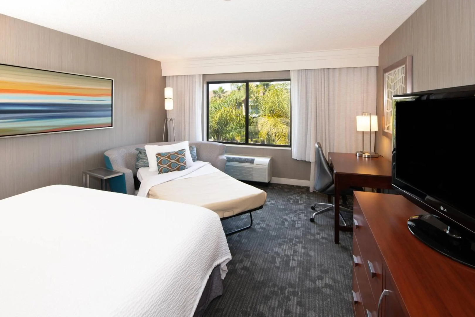 Photo - Courtyard by Marriott Oakland Airport