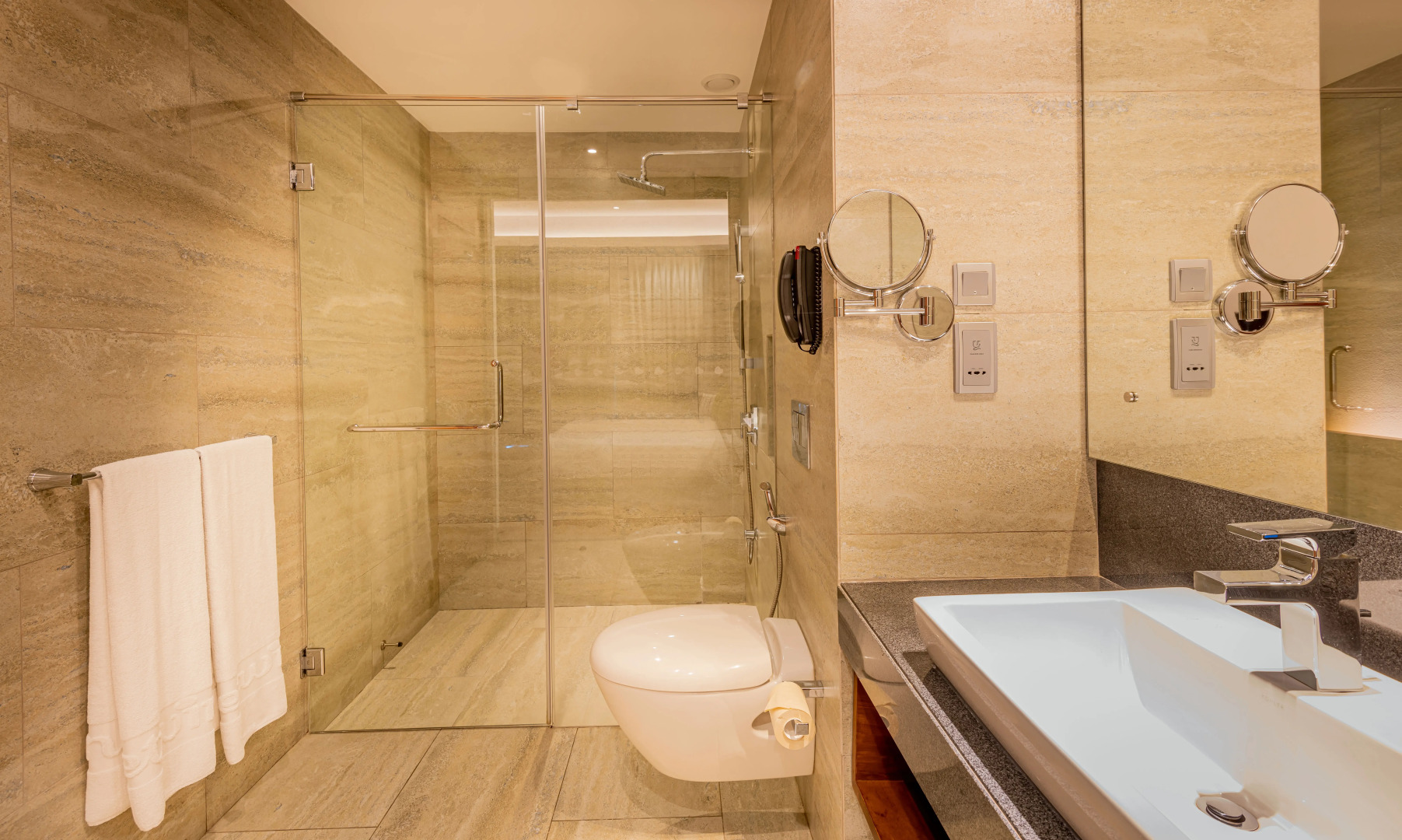 Photo - Jetwing Colombo Seven