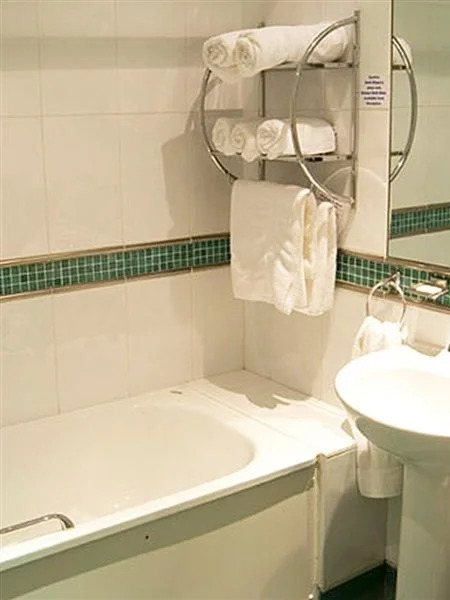 Photo - St Ives Hotel