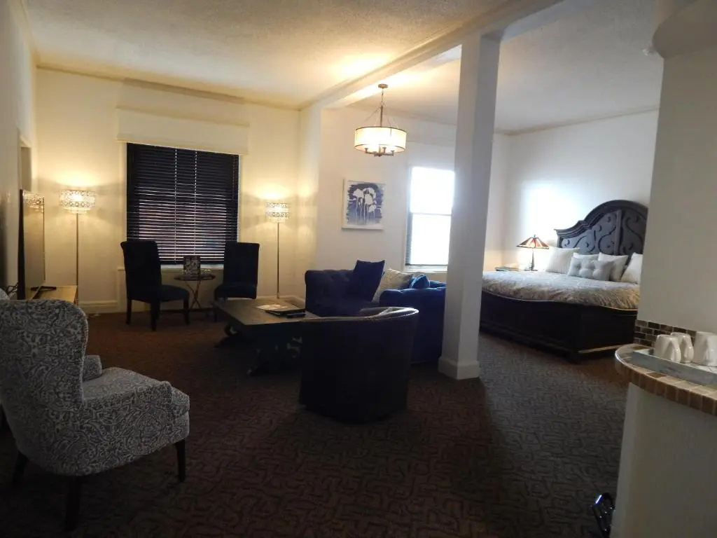 Photo - Spokane Club Hotel