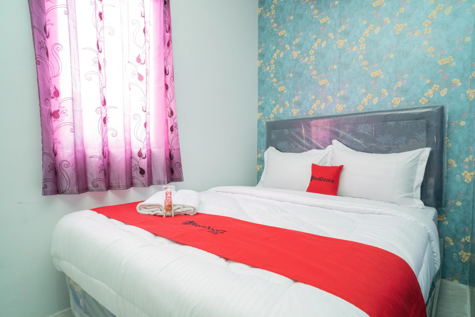 Foto - RedDoorz Plus near ITC Cempaka Mas 2