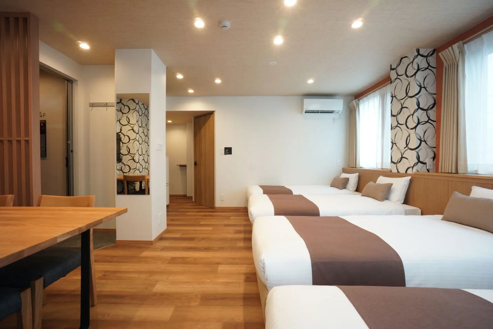 Photo - WIRES HOTEL James zaka