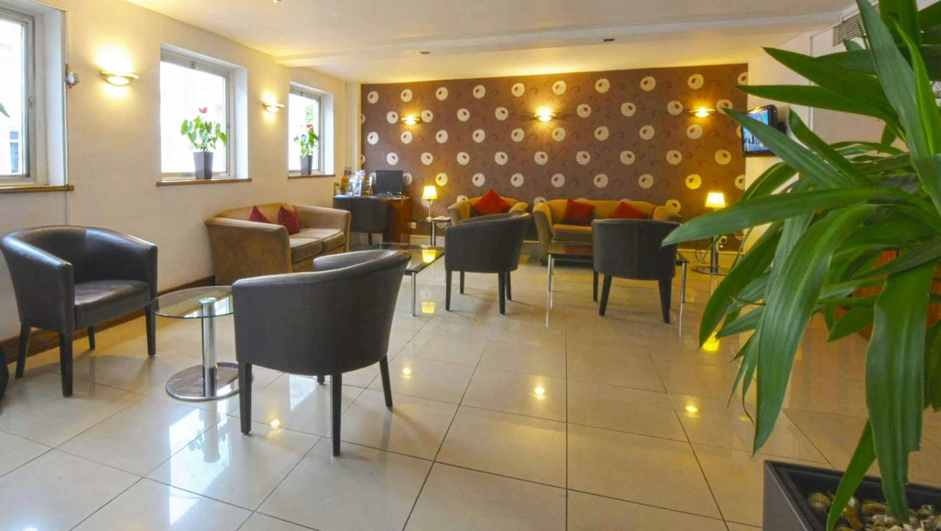 Photo - Kensington Court Hotel