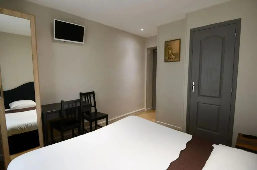 Photo - Lafayette Hotel