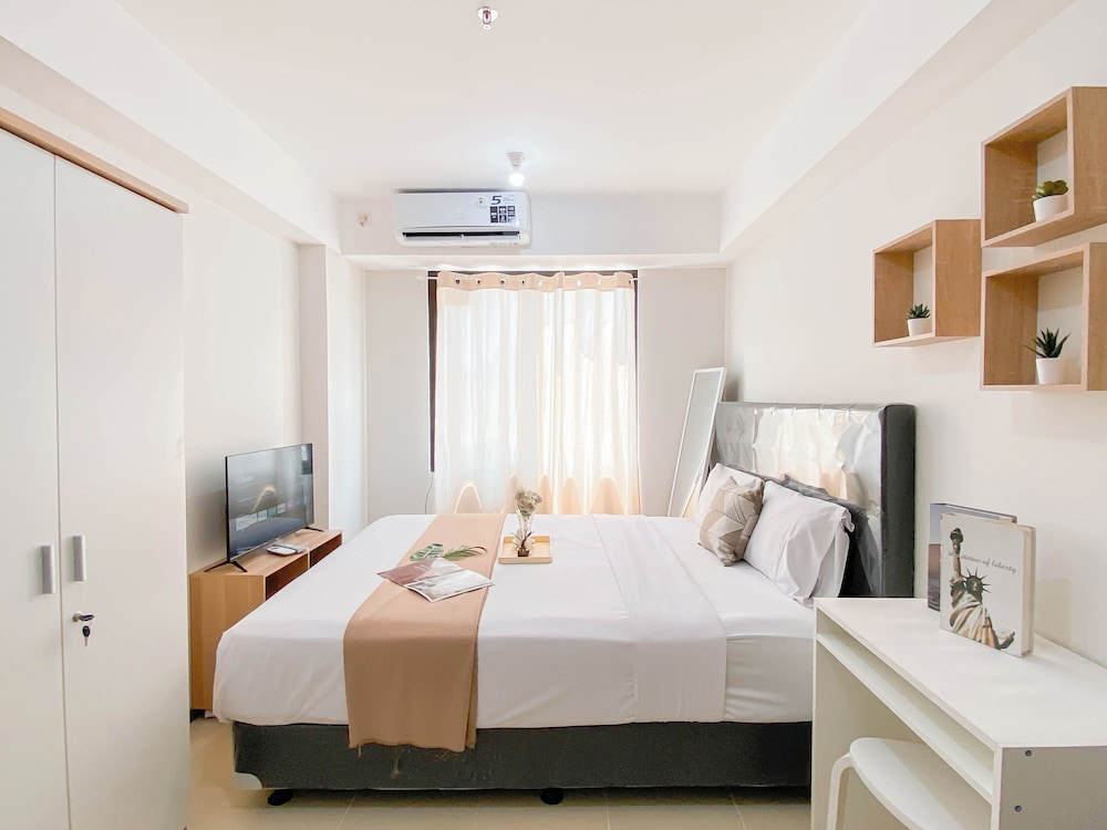 Simple Studio Room At Meikarta Apartment Near Aeon Delta Mas