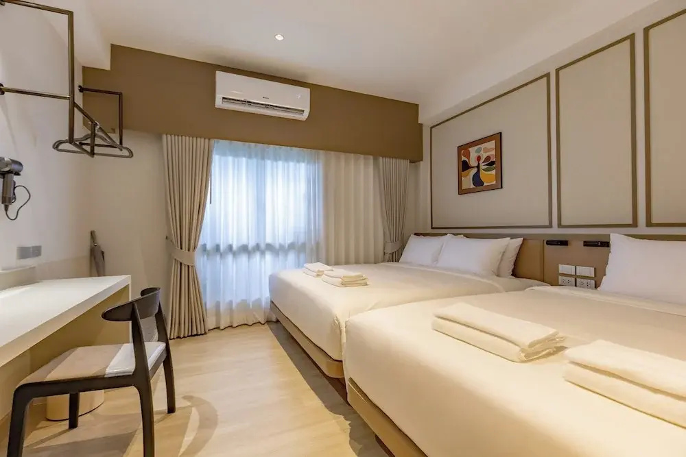Photo - The Bentley Hotel