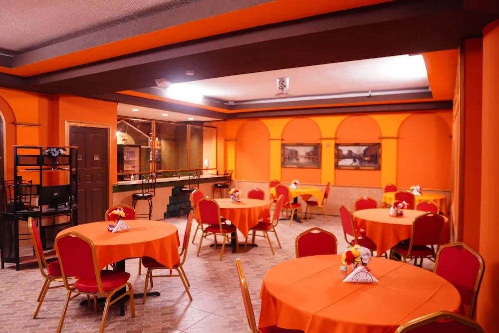 Photo - Regency Suites Hotel