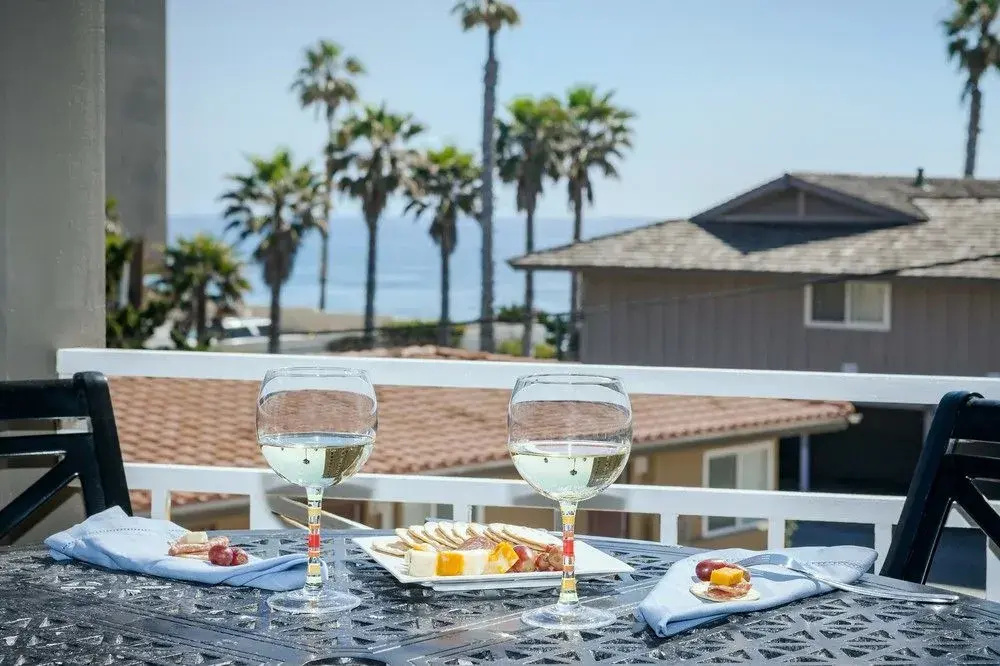 Photo - Pacific Shores Inn