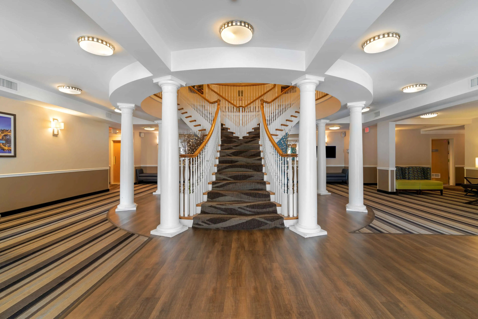 Photo - Best Western Plus Executive Court Inn & Conference Center