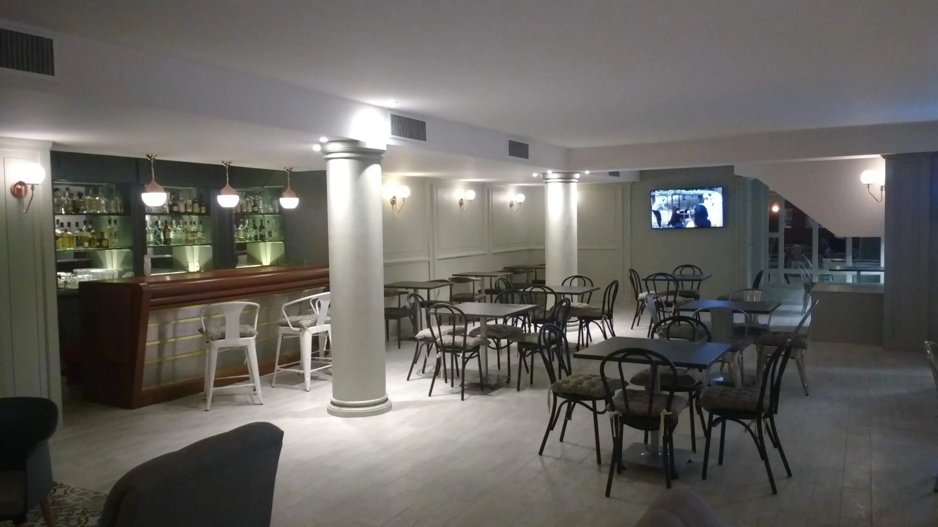 Photo - Country Plaza