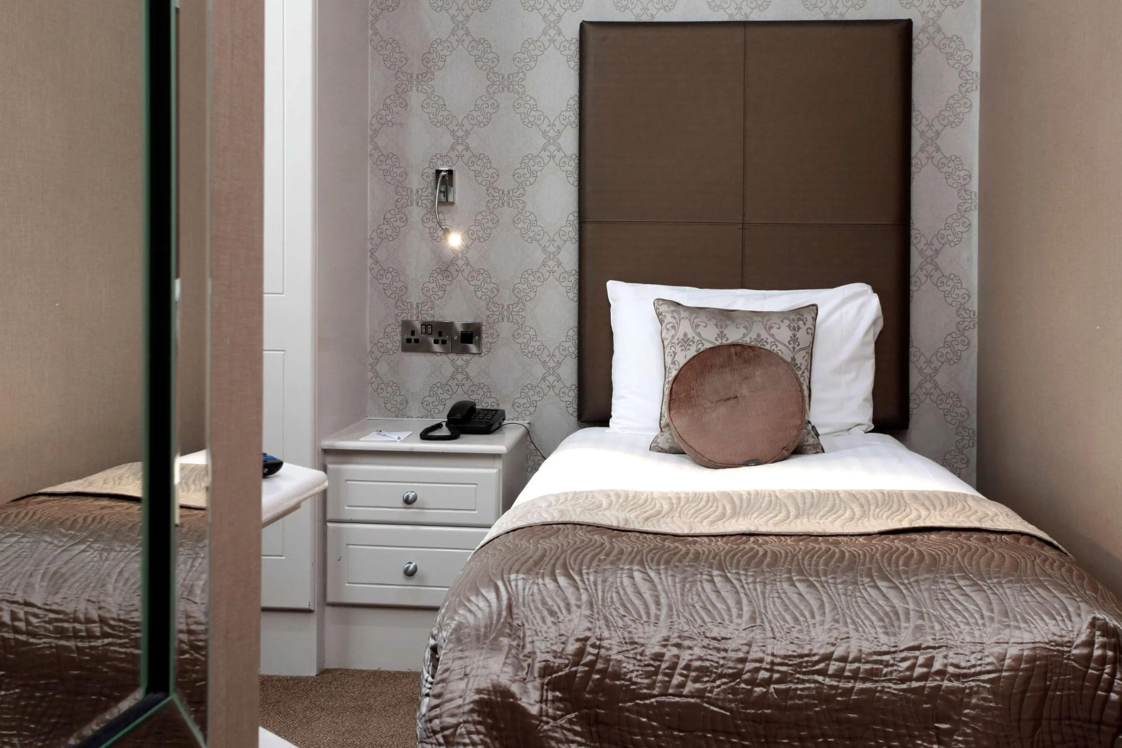 Photo - The Glendower Hotel