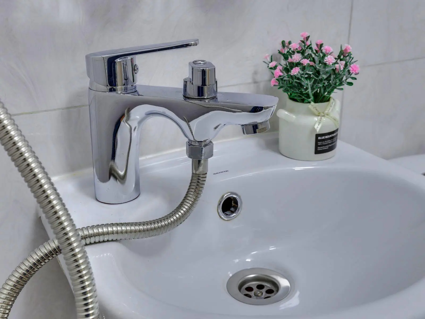 Foto - YourHouse на Толе би Весновка