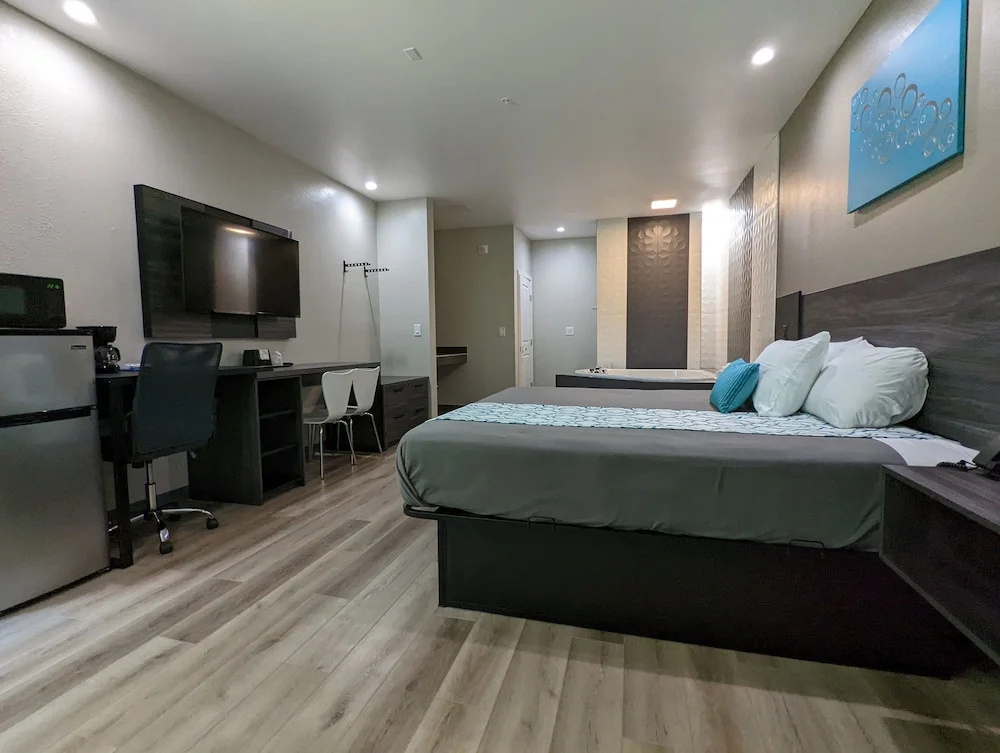 Photo - Crystal Inn Jacinto City