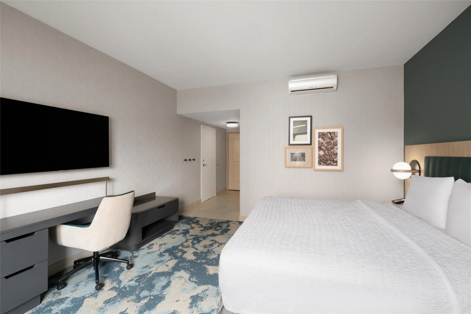 Photo - Hampton Inn & Suites Oakland Airport-Alameda