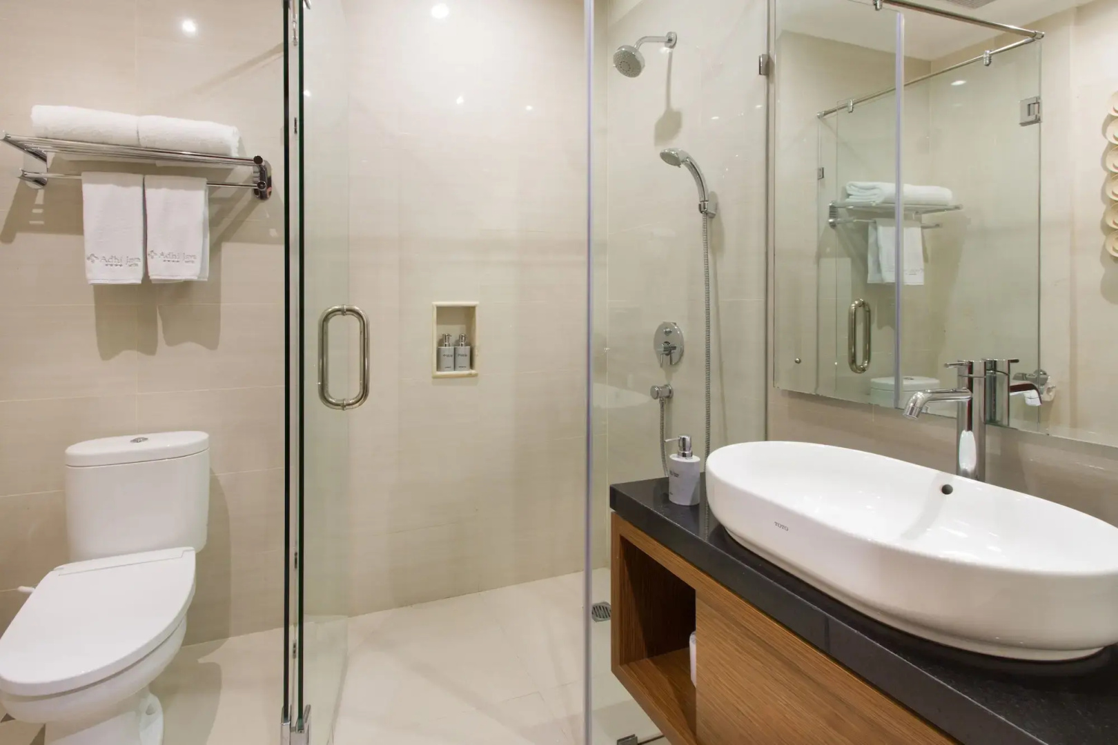 Foto - Adhi Jaya Hotel