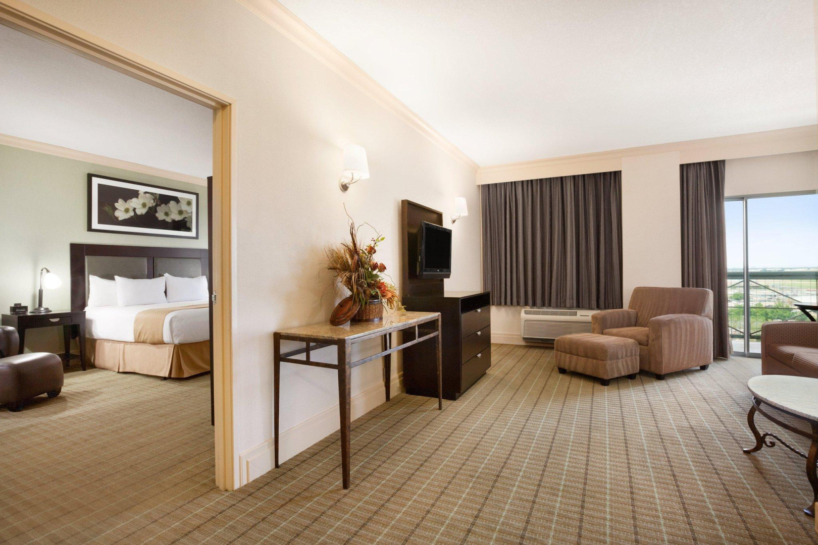 Foto - DoubleTree by Hilton Hotel Dallas – Love Field