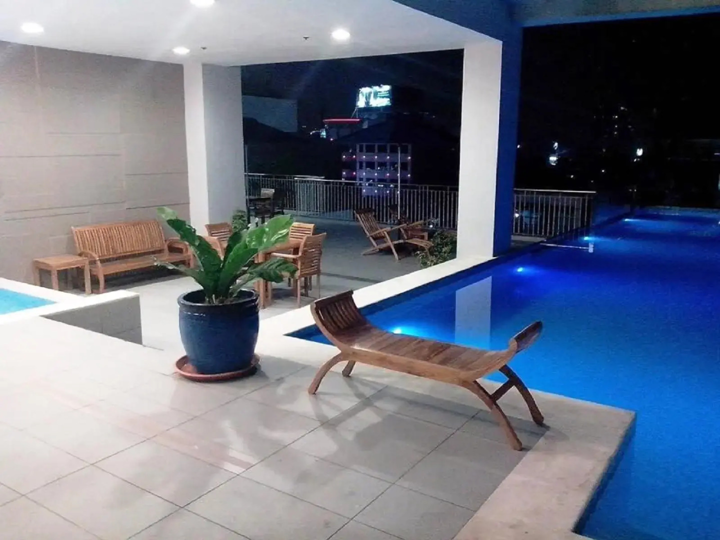 Photo - Luxent Hotel