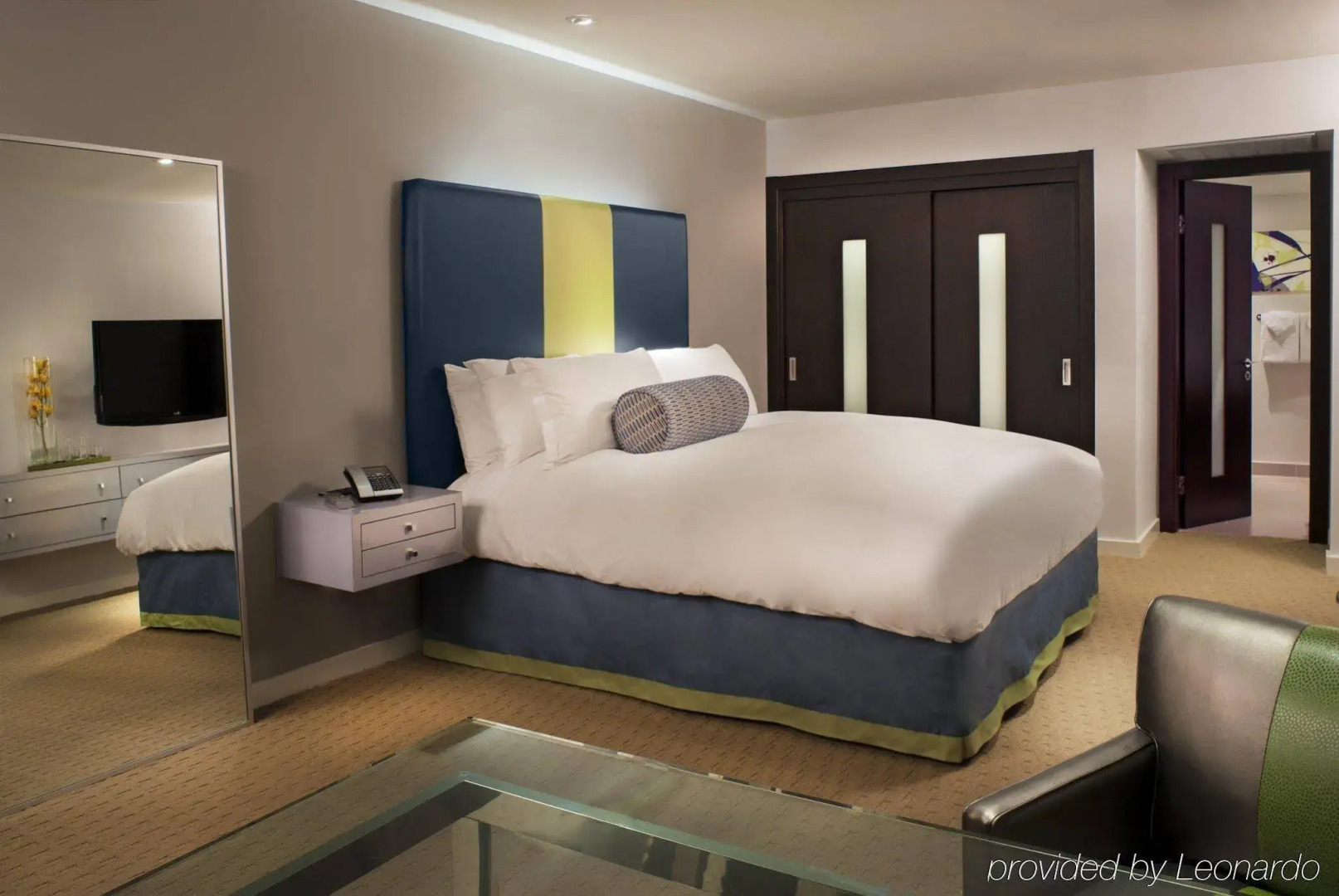 Photo - Sunset Marquis Hotel