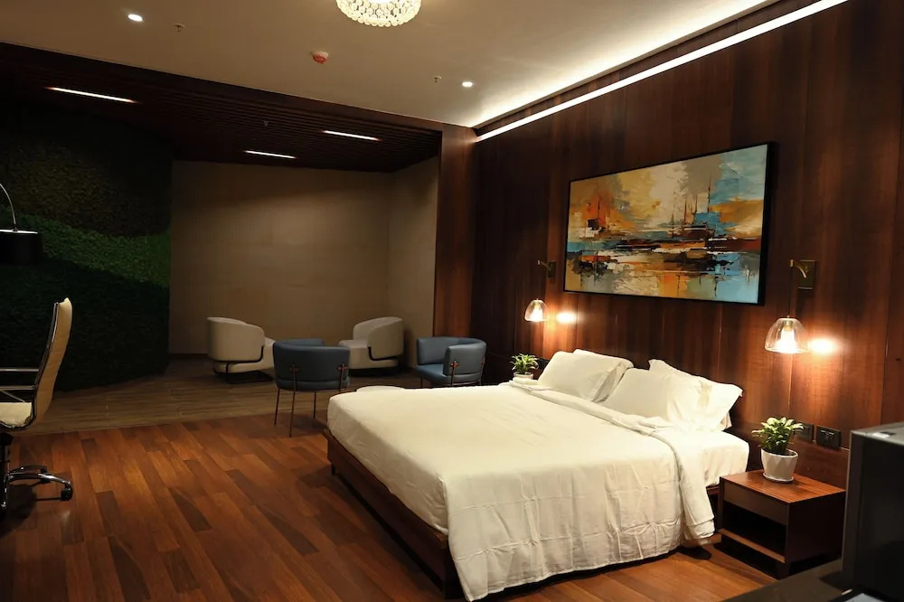 0484 Aero Lounge - Terminal 2, Cochin Airport Hotel