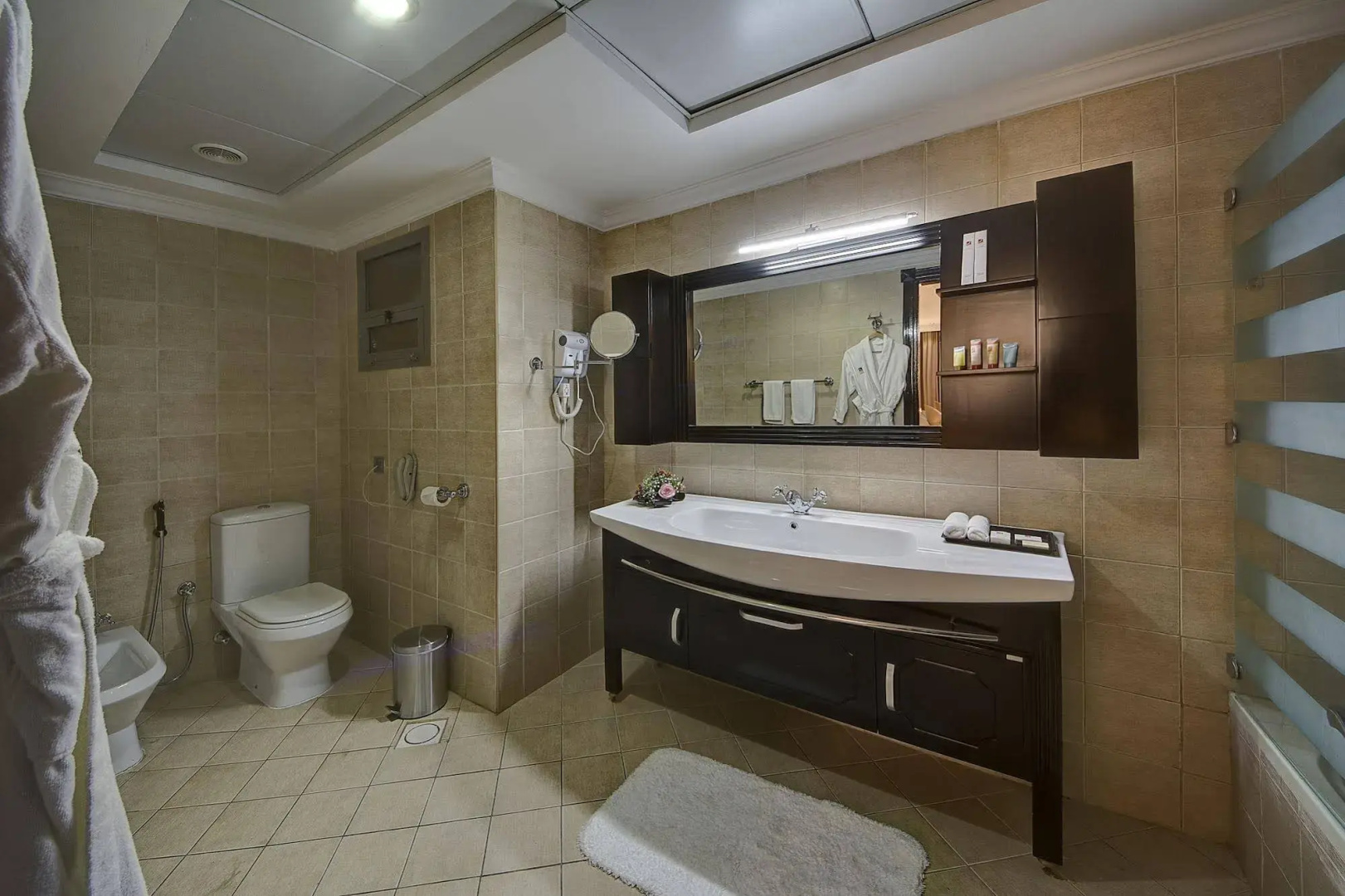 Photo - Ewan Ajman Suites Hotel