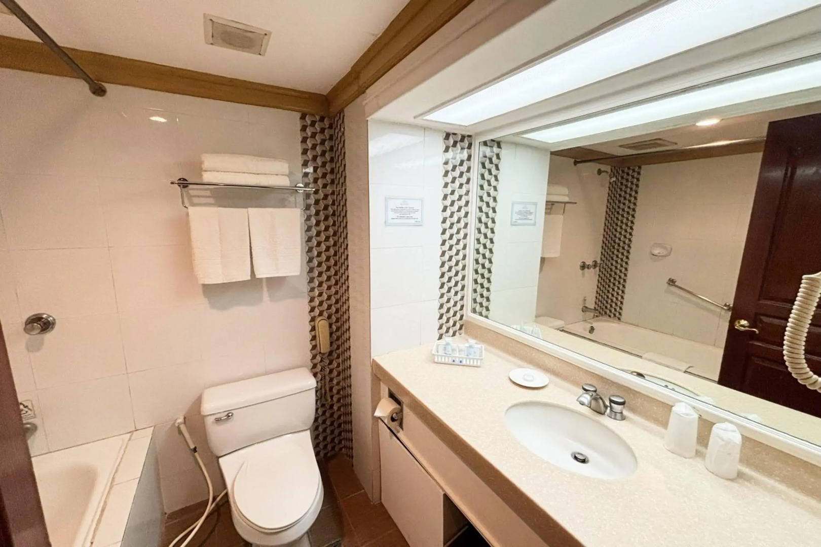 Photo - Tiara Oriental Hotel Makati powered by Cocotel