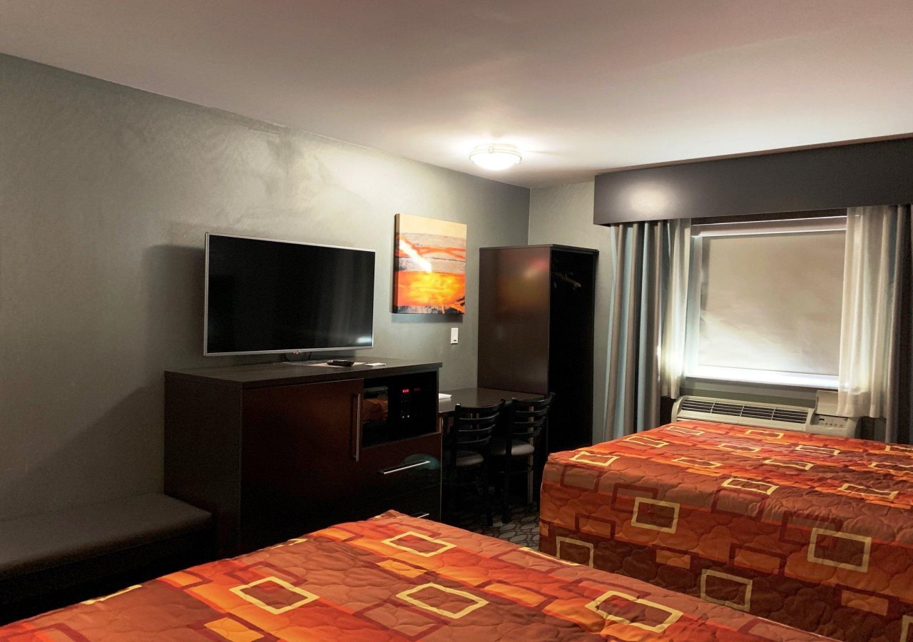 Photo - Red Carpet Inn Elmwood