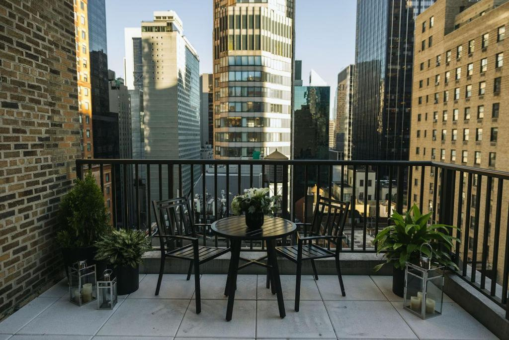 Photo - The Manhattan Club