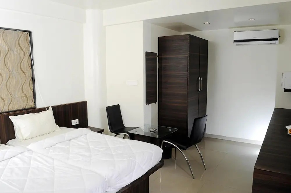 Photo - Hotel Suresh Inn