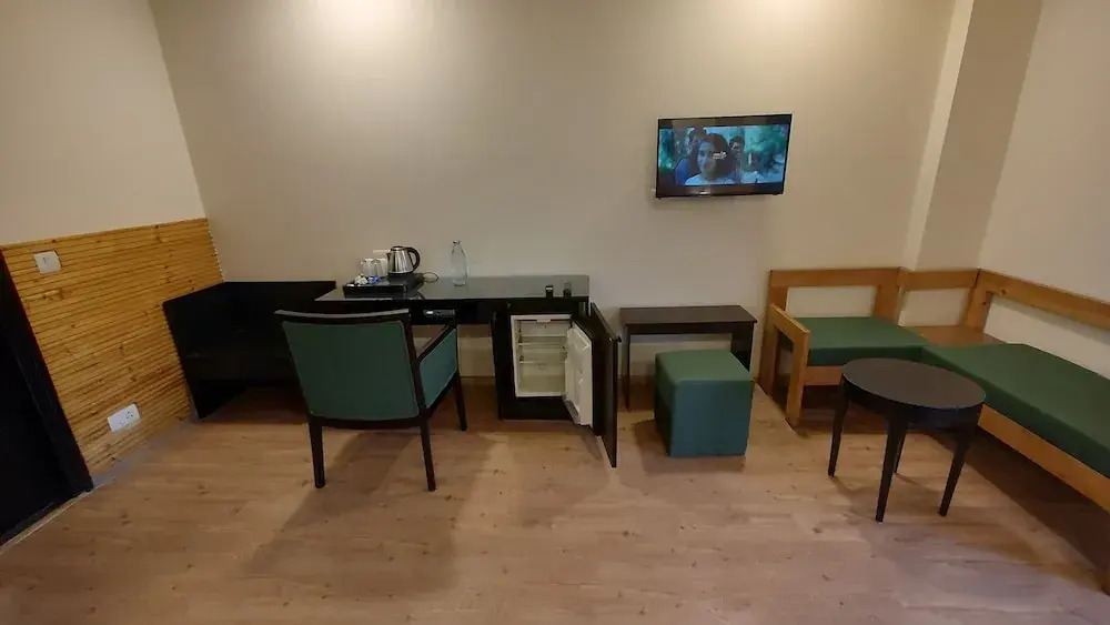 Photo - Saltstayz Select - Nehru Place & New Friends Colony