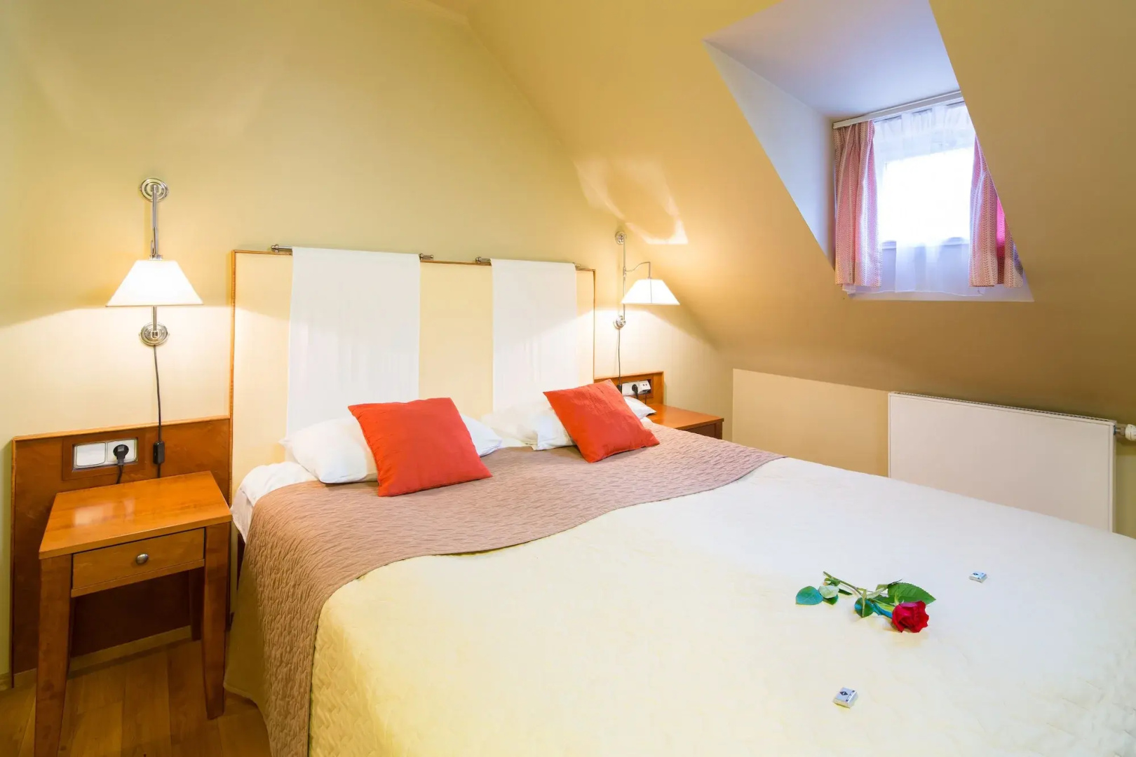 Photo - The Golden Wheel Hotel