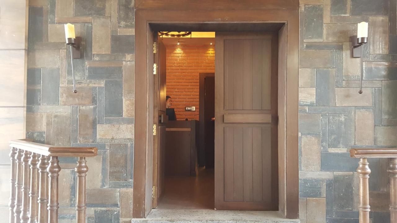 Photo - Peninsula Redpine