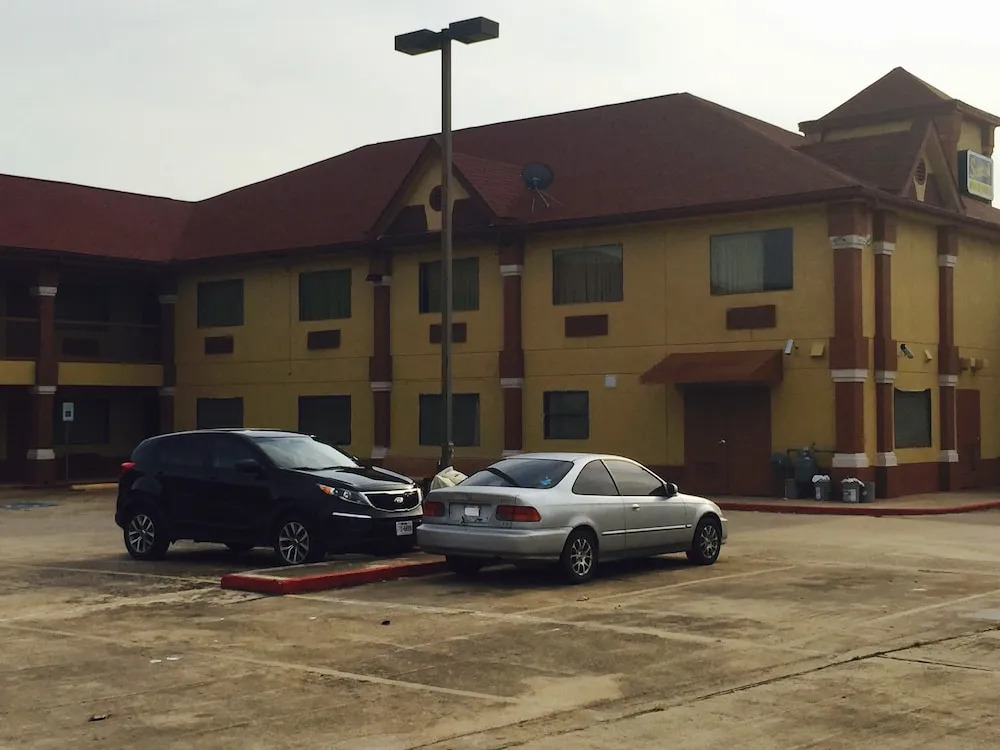 Photo - Scottish Inn & Suites Hobby Airport