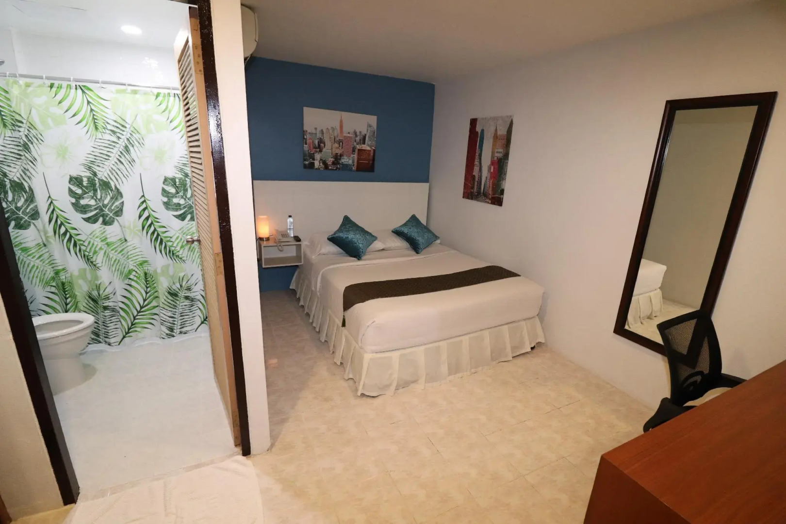 Photo - Summer Breeze Hotel