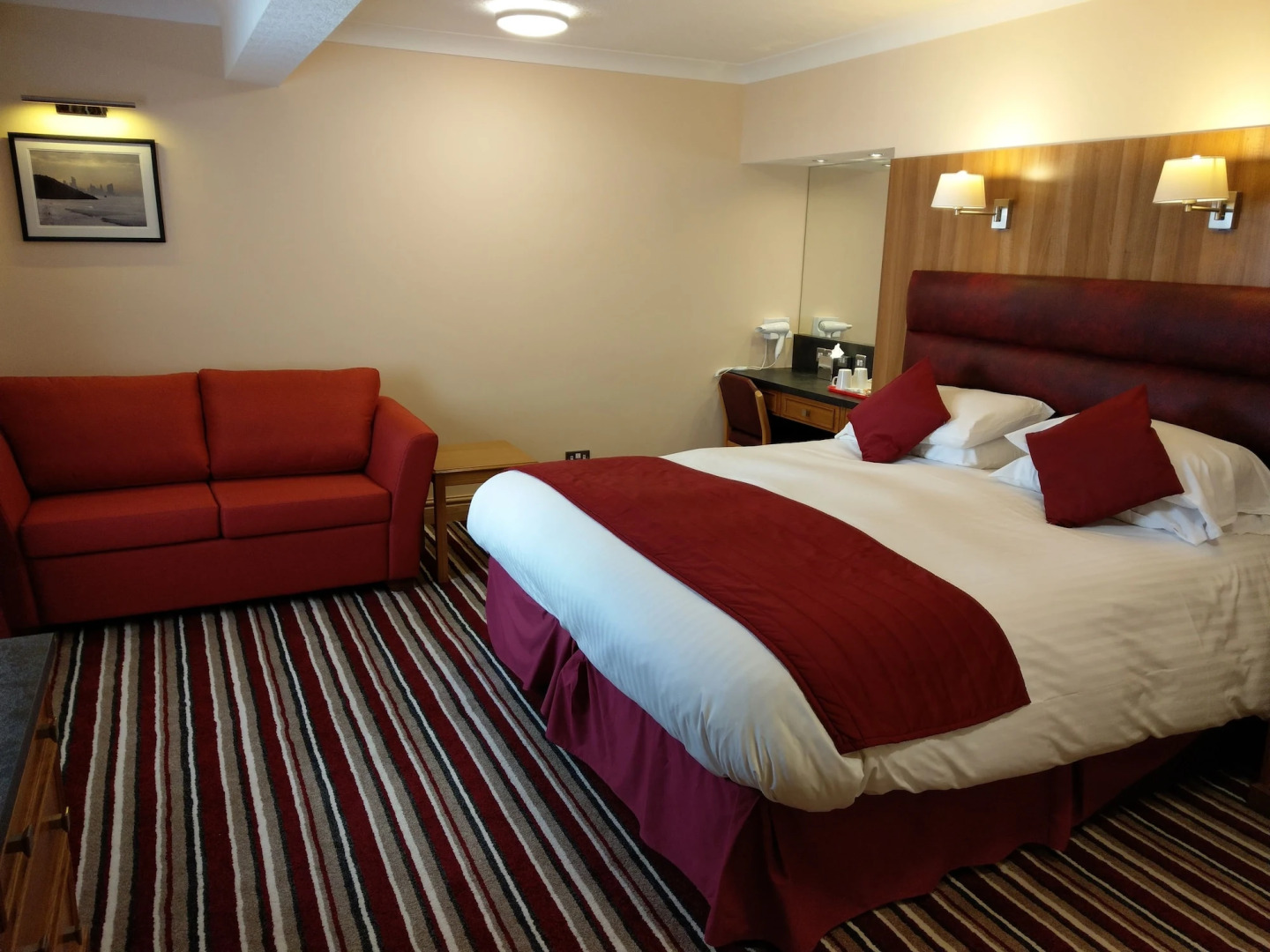 Photo - The Royal Hotel