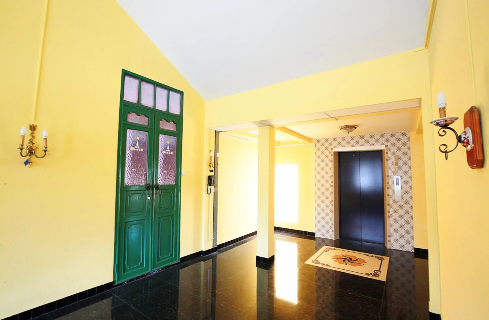 Photo - The Myth - Sud Sathorn