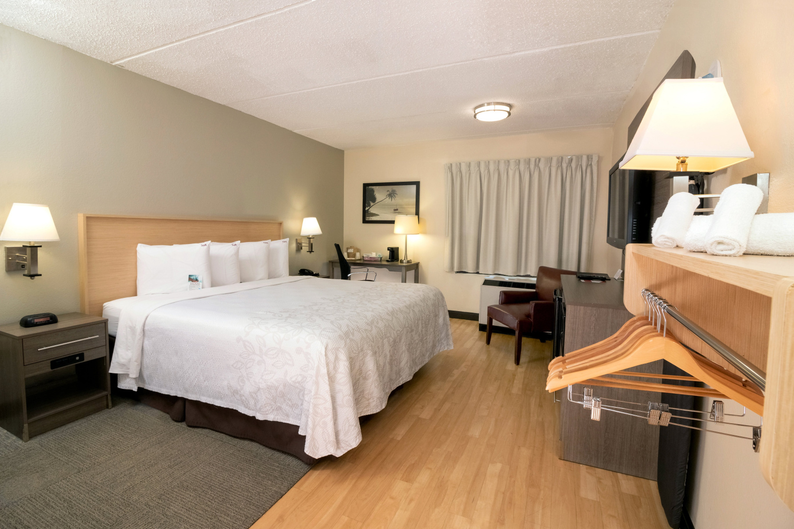Photo - Red Roof Inn PLUS+ Miami Airport