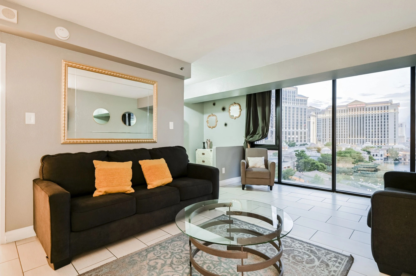 Photo - Jockey Club Suites