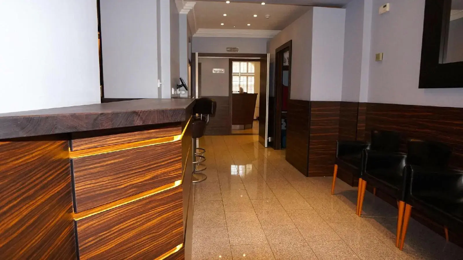 Foto - Crestfield Hotel