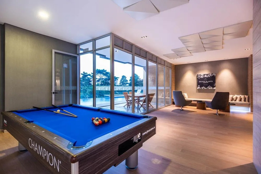 Photo - Travelers Orange Suites