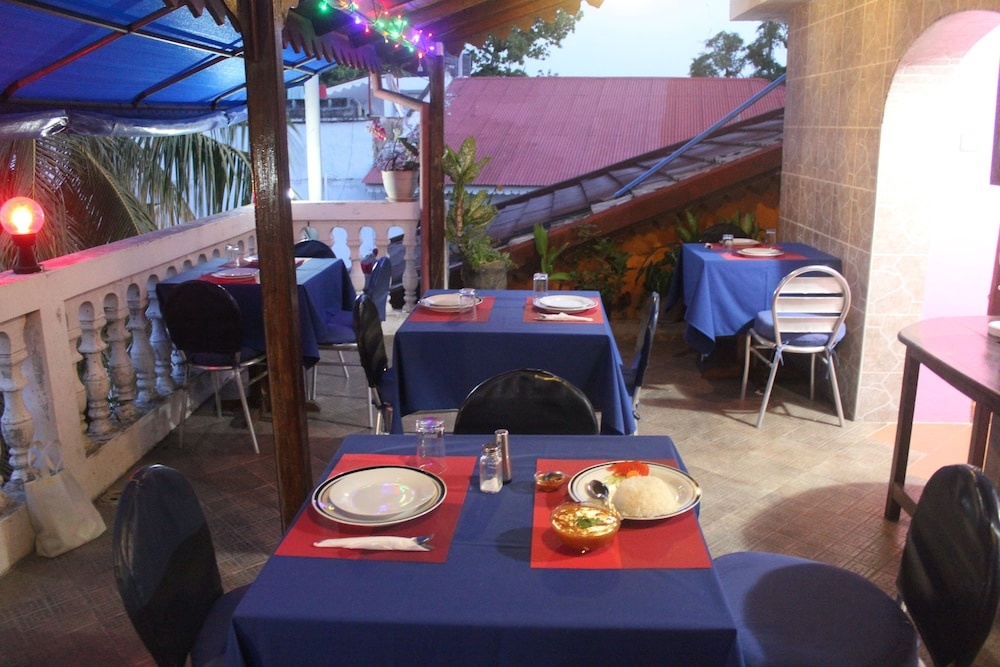 Photo - Garden Lodge