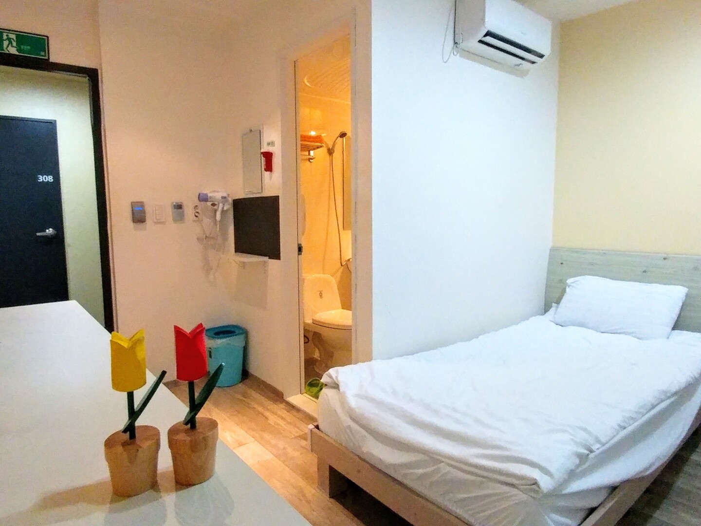 Foto - Hostel Tommy 50 off sale for 10th Anniversary on 2026