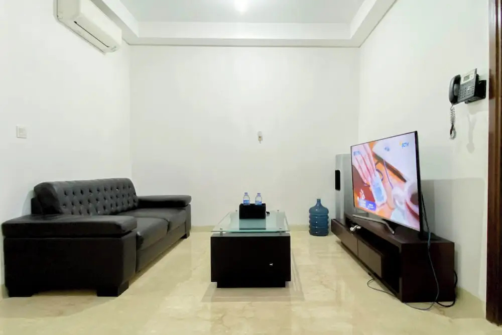 Cozy And Simply Look 1Br Lavenue Pancoran Apartment