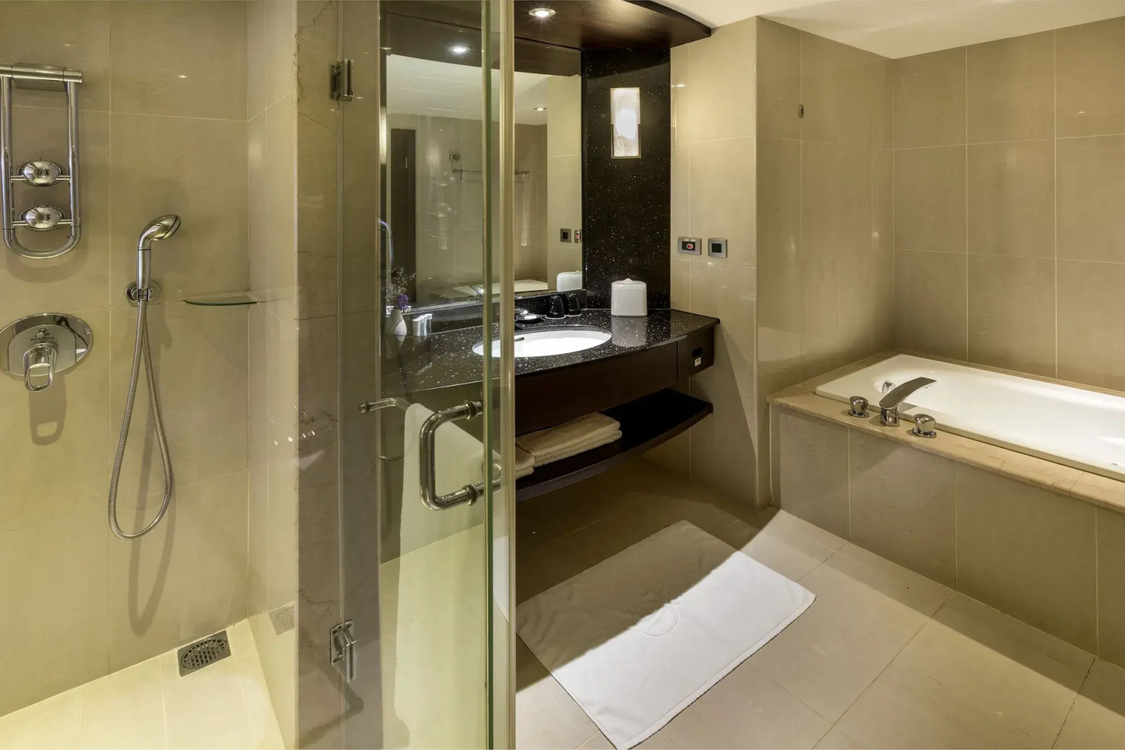 Foto - Grand Forward Hotel