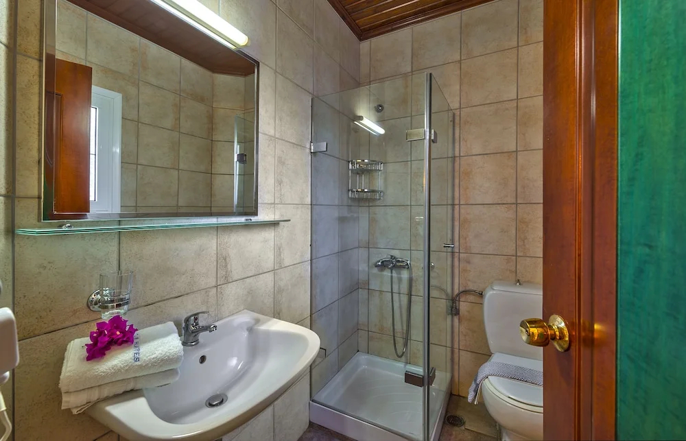 Photo - Castle Suites Hotel