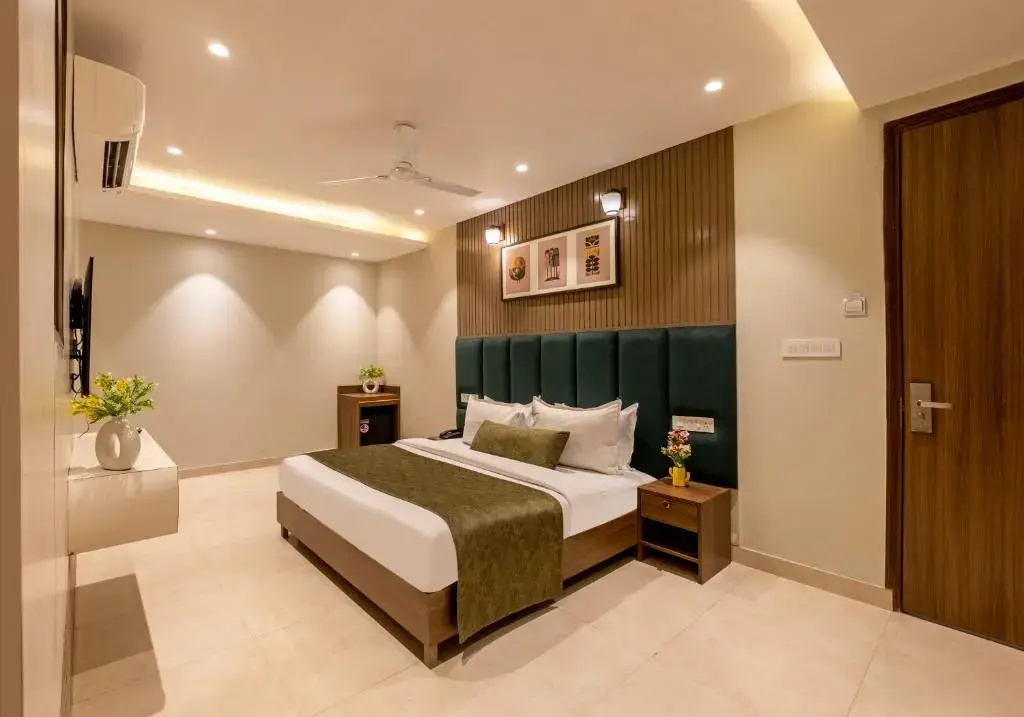 Photo - Saltstayz Premier - Paschim Vihar