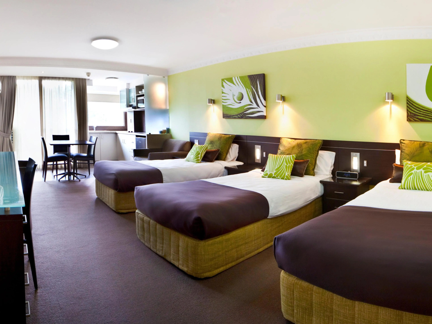 Photo - Hyde Park Inn