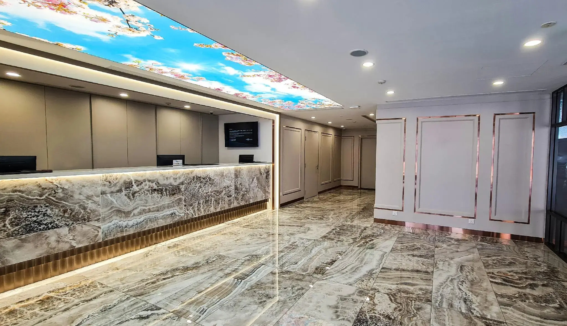 Photo - Hotel 81 Palace - NEWLY RENOVATED