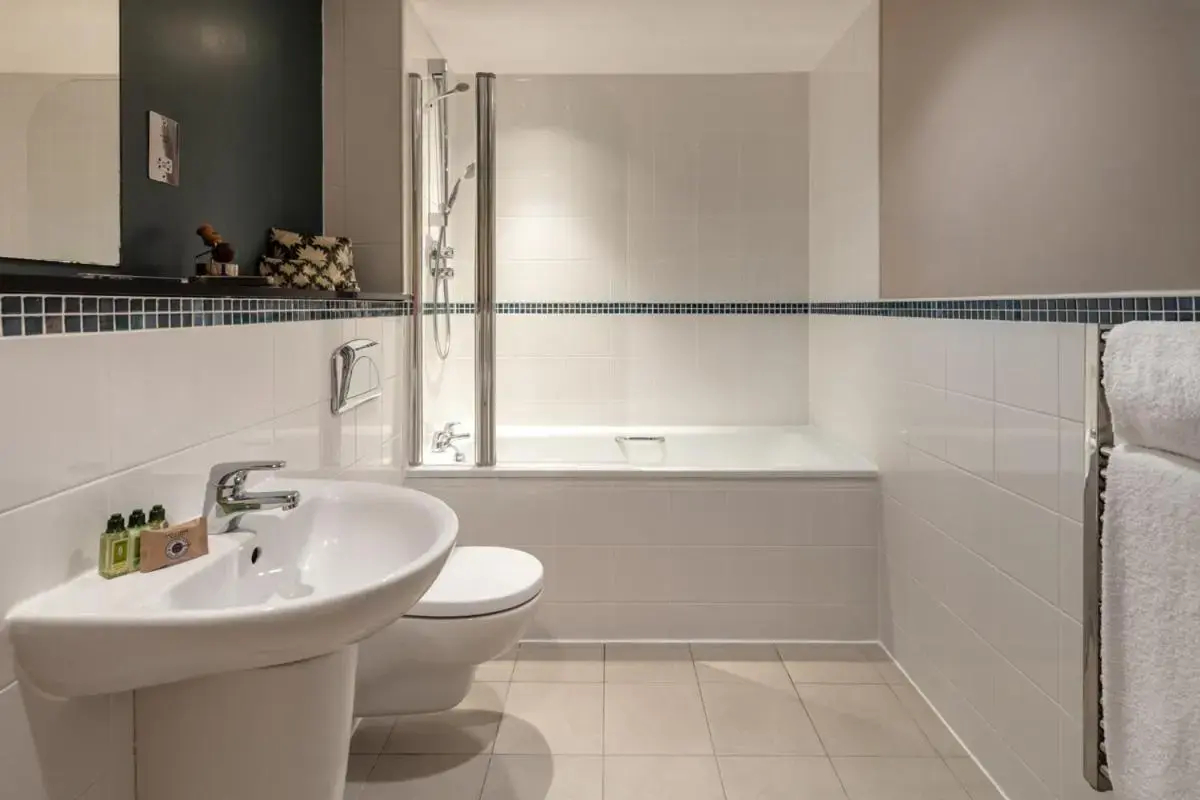 Photo - Marlin Apartments Commercial Road - Limehouse