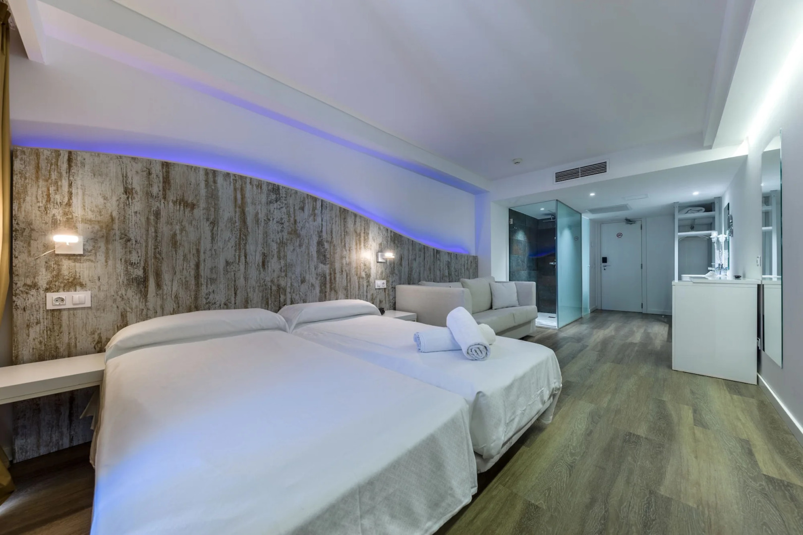 Photo - Welikehotel Triton Beach