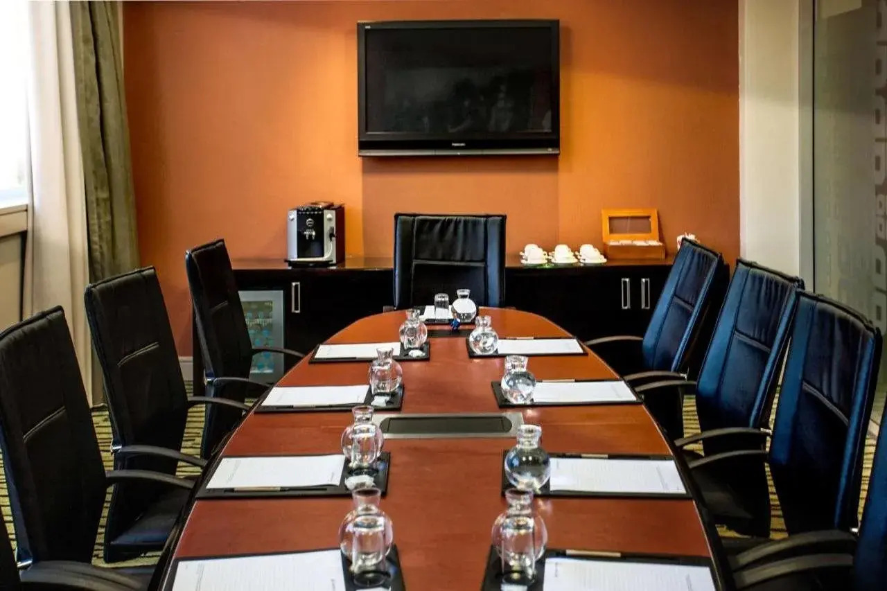 Photo - Southern Sun Newlands